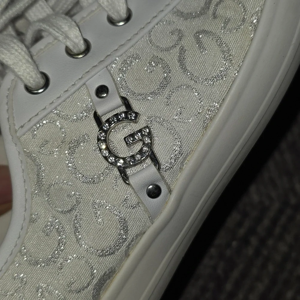 GBG‎ Los Angeles White Women's Sneakers